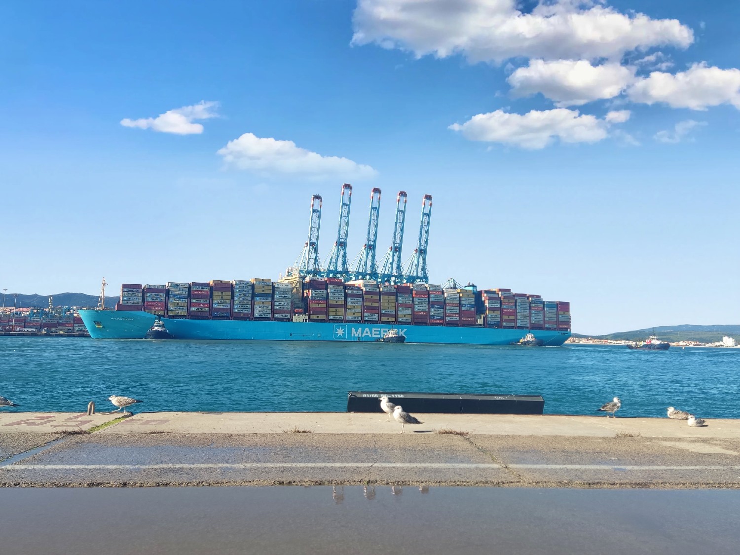 Carga pesada, cielo liviano